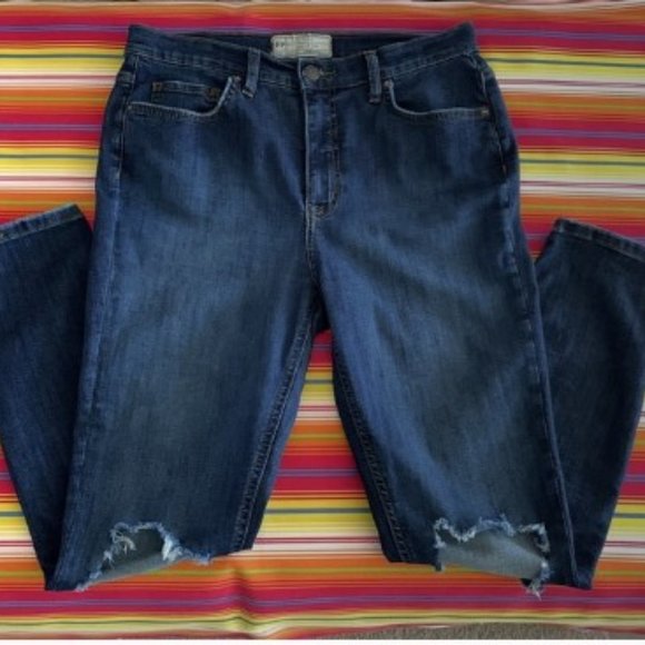 Free People Mid Rise Blowout Knee Distressed Denim Jeans 30R - Picture 1 of 10